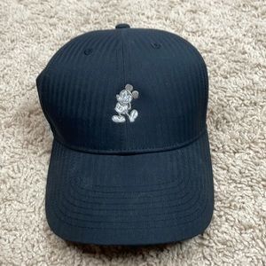 Nike legacy91 dri fit Disney hat Mickey Mouse black